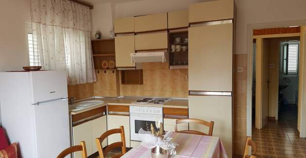 Appartamento Gabrijela per 4–6 persone – con balcone, a 450 m dalla spiaggia