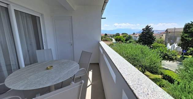 Modern apartment Gabrijela for 4 persons - with Balcony, 450 m from the Beach