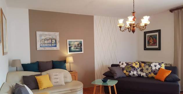 Appartamento Gabrijela per 4–6 persone – con balcone, a 450 m dalla spiaggia