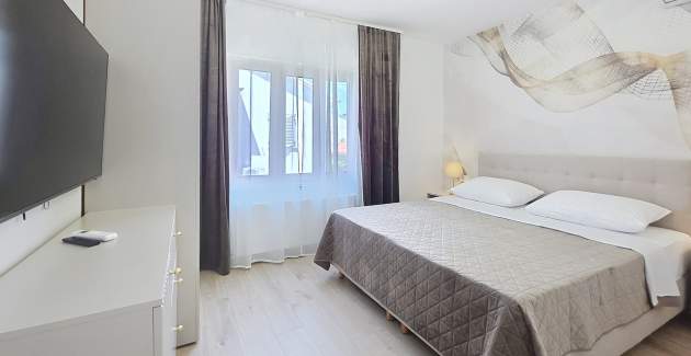 Modern apartment Gabrijela for 4 persons - with Balcony, 450 m from the Beach