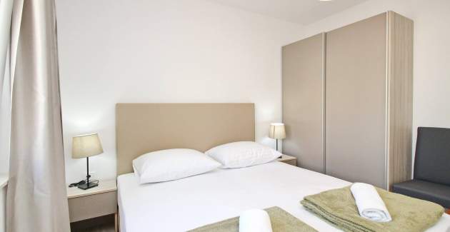 Šarmantan apartman Sunshine br.4 – s balkonom, 300 m od plaže