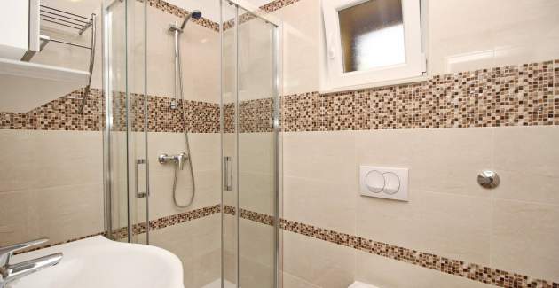 Šarmantan apartman Sunshine br.4 – s balkonom, 300 m od plaže