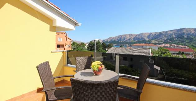 Charming Apartment Sunshine No.5 - with Balcony, 300 m from the Beach