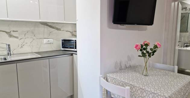 Affascinante Appartamento Sunshine BS – con Balcone, a 300 m dalla Spiaggia