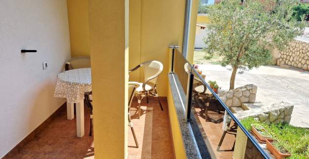 Affascinante Appartamento Sunshine BS – con Balcone, a 300 m dalla Spiaggia