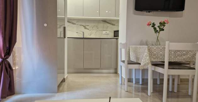 Affascinante Appartamento Sunshine BS – con Balcone, a 300 m dalla Spiaggia