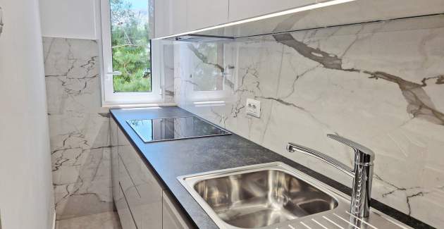 Affascinante Appartamento Sunshine BS – con Balcone, a 300 m dalla Spiaggia