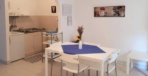 Apartment Valic (stari) - near the Center, 250m from the Beach