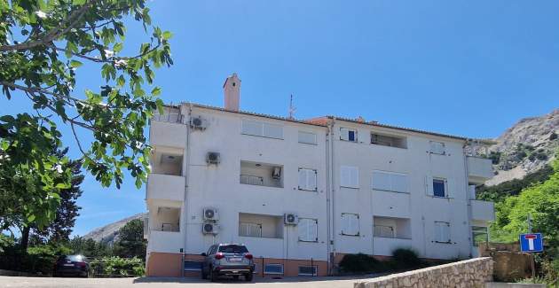 Apartment Vavrickova - with Balcony, 400m from the Beach