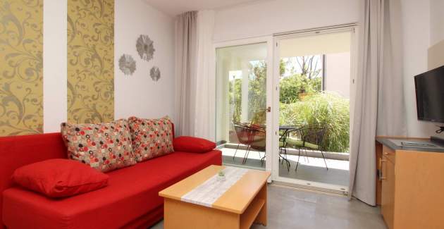 Apartment complex Villas Corinthia 2 - Top Location, 100m from the Beach, surrounded by Greenery