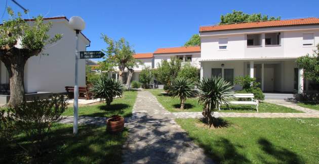 Apartment complex Villas Corinthia 2 - Top Location, 100m from the Beach, surrounded by Greenery