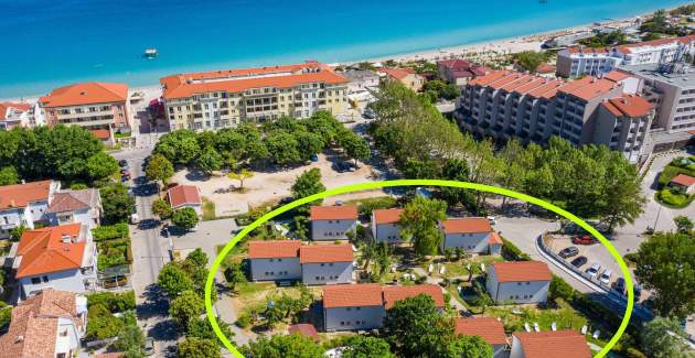 Apartment complex Villas Corinthia 2 - Top Location, 100m from the Beach, surrounded by Greenery