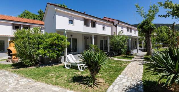 Apartment complex Villas Corinthia 3 - Top Location, 100m from the Beach, surrounded by Greenery