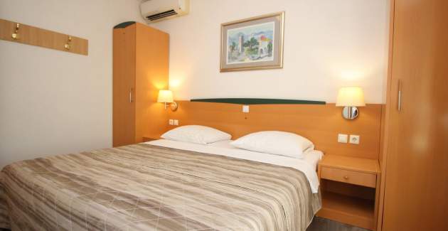 Apartment complex Villas Corinthia 3 - Top Location, 100m from the Beach, surrounded by Greenery