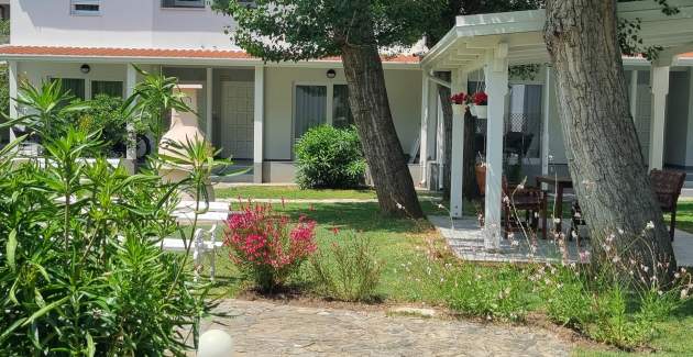 Apartment complex Villas Corinthia 4 - Top Location, 100m from the Beach, surrounded by Greenery