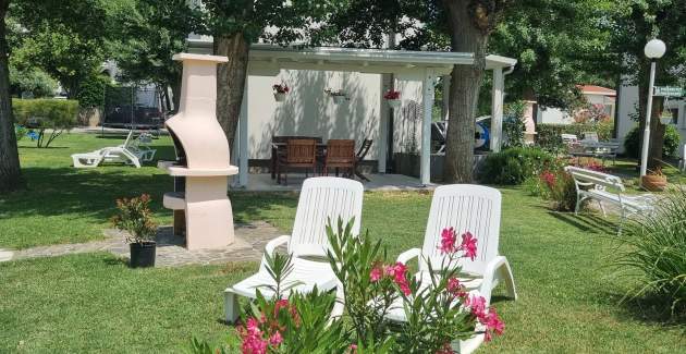 Apartment complex Villas Corinthia 4 - Top Location, 100m from the Beach, surrounded by Greenery
