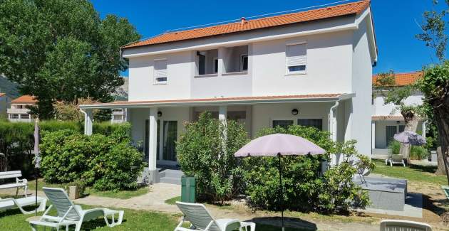 Apartmentanlage Villas Corinthia 5 – Toplage, 100 m vom Strand entfernt, umgeben von Grün