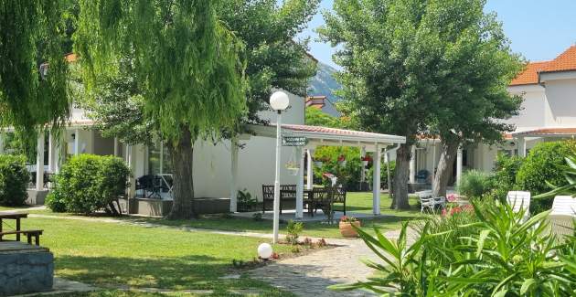 Apartment complex Villas Corinthia 6 - Top Location, 100m from the Beach, surrounded by Greenery