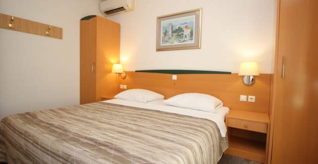 Apartment complex Villas Corinthia 6 - Top Location, 100m from the Beach, surrounded by Greenery