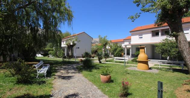 Apartment complex Villas Corinthia 7 - Top Location, 100m from the Beach, surrounded by Greenery