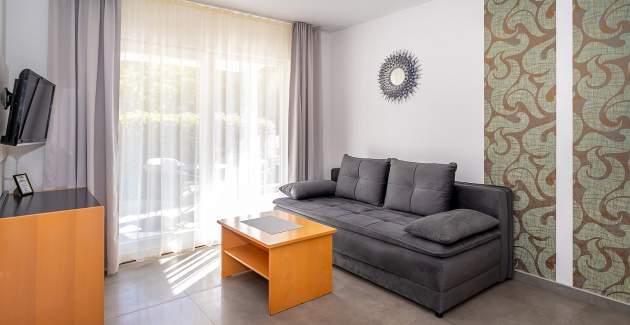 Apartment complex Villas Corinthia 8 - Top Location, 100m from the Beach, surrounded by Greenery
