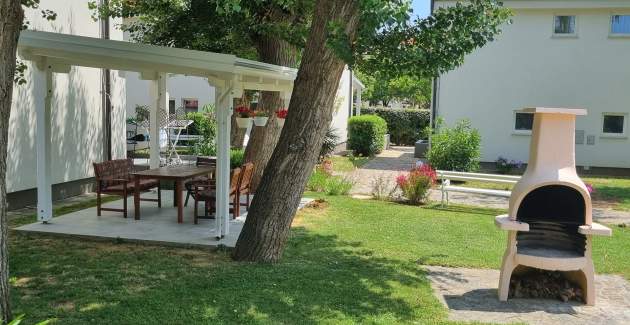 Apartment complex Villas Corinthia 8 - Top Location, 100m from the Beach, surrounded by Greenery