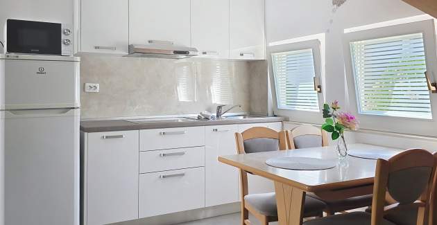 Apartment complex Villas Corinthia 8 - Top Location, 100m from the Beach, surrounded by Greenery