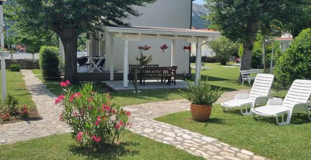 Apartment complex Villas Corinthia 9 - Top Location, 100m from the Beach, surrounded by Greenery