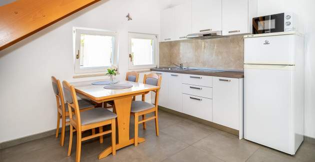 Apartment complex Villas Corinthia 9 - Top Location, 100m from the Beach, surrounded by Greenery
