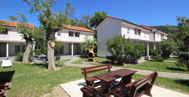 Apartment complex Villas Corinthia 9 - Top Location, 100m from the Beach, surrounded by Greenery