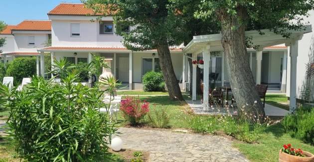 Apartment complex Villas Corinthia 9 - Top Location, 100m from the Beach, surrounded by Greenery