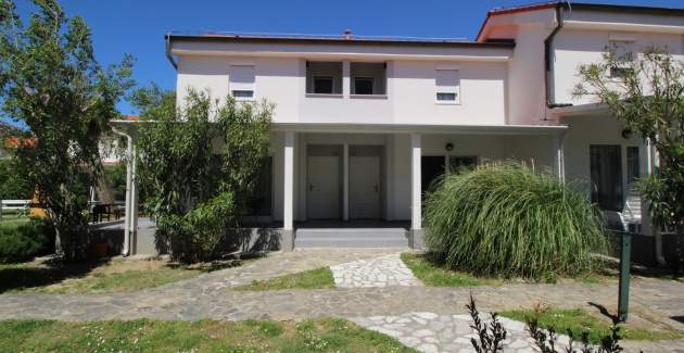 Apartment complex Villas Corinthia 10 - Top Location, 100m from the Beach, surrounded by Greenery