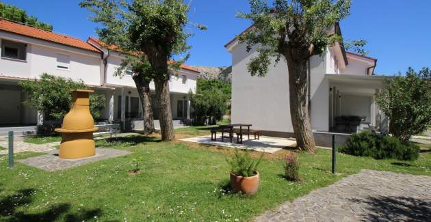 Apartmentanlage Villas Corinthia 11 – Toplage, 100 m vom Strand entfernt, umgeben von Grün