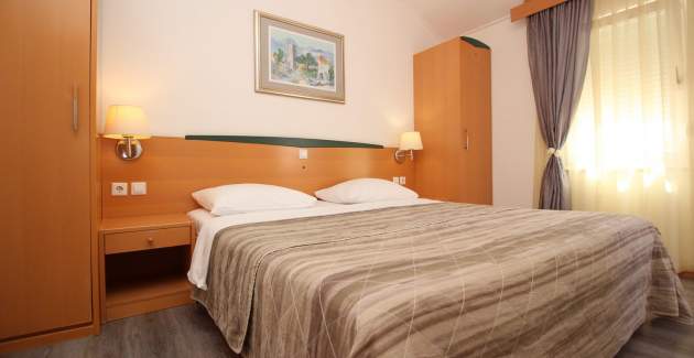 Apartment complex Villas Corinthia 13 - Top Location, 100m from the Beach, surrounded by Greenery