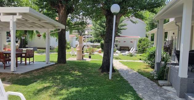 Apartment complex Villas Corinthia 15 - Top Location, 100m from the Beach, surrounded by Greenery