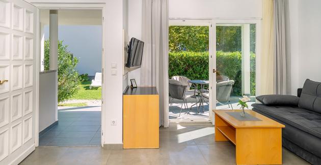 Apartment complex Villas Corinthia 18 - Top Location, 100m from the Beach, surrounded by Greenery
