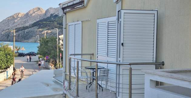 Apartment Vlahinja - with Balcony, 100m from the Beach