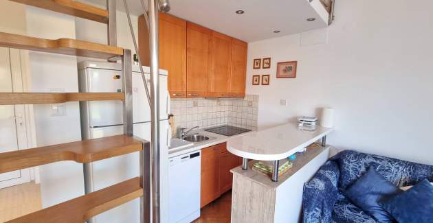 Apartment Vlahinja - with Balcony, 100m from the Beach