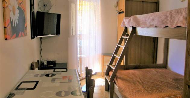 Studio Vranic - with Balcony, 450m from the Beach