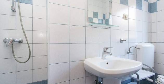 Apartment Mrakovcic No.1 - with Terrace, 350 m from the Beach