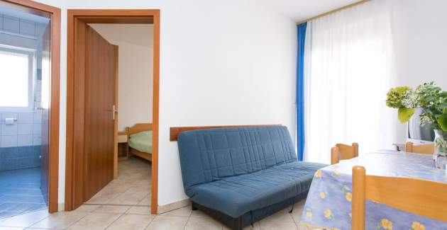 Apartment Mrakovcic No.1 - with Terrace, 350 m from the Beach