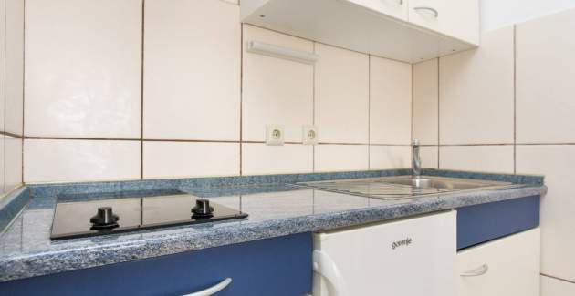 Apartment Mrakovcic No.1 - with Terrace, 350 m from the Beach