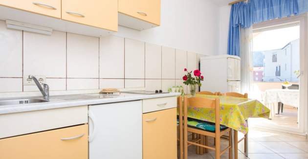 Apartman Zic br. 3 - s terasom, 350 m od plaže