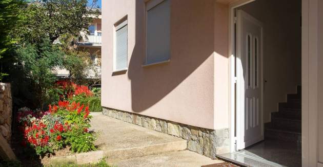 Apartman Zic br. 3 - s terasom, 350 m od plaže