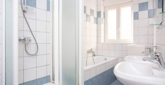 Apartman Zic br. 3 - s terasom, 350 m od plaže