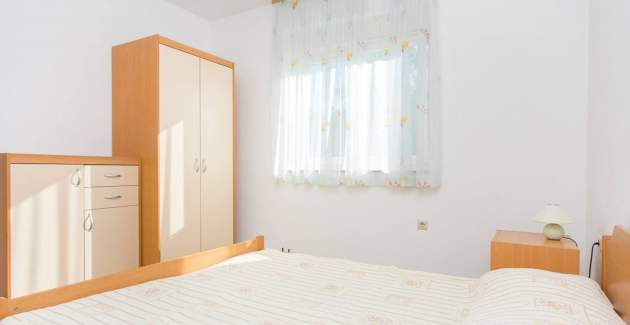 Apartman Zic br. 3 - s terasom, 350 m od plaže