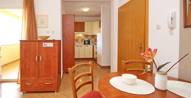 Apartment Limun 3 - with Balcony, 350m from the Beach