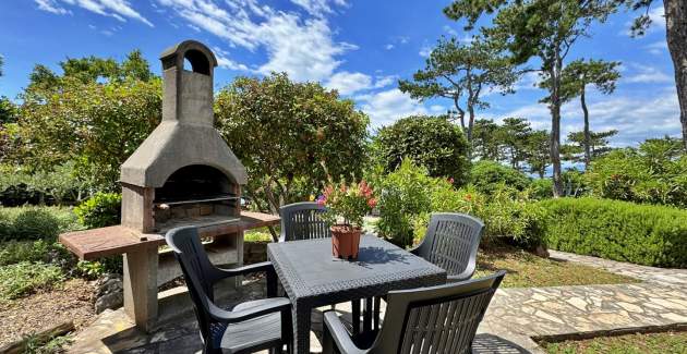 Apartments Zeljka – 15 m from Sea, Sea View