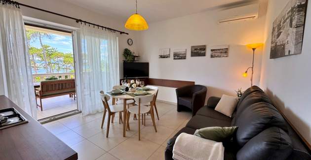 Apartments Zeljka – 15 m from Sea, Sea View