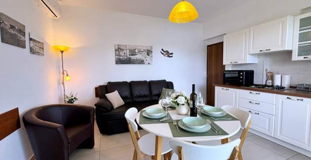Apartments Zeljka – 15 m from Sea, Sea View